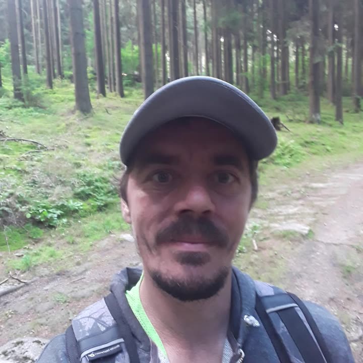 Muž a T-Rex